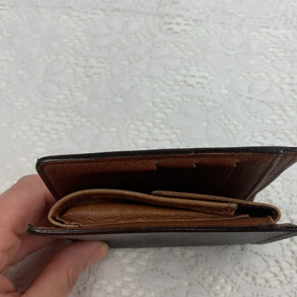 Louis Vuitton Vintage Leather Logo Bifold Wallet Brown Authenticity Certified